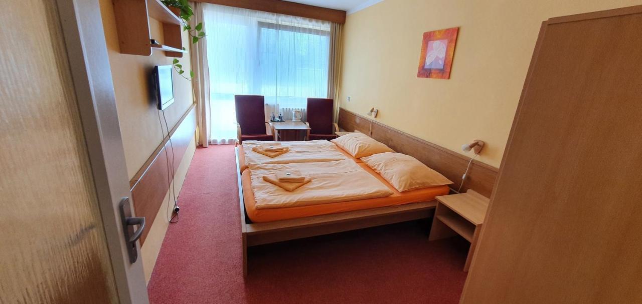Ústí nad Orlicí Hotel Poprad מראה חיצוני תמונה