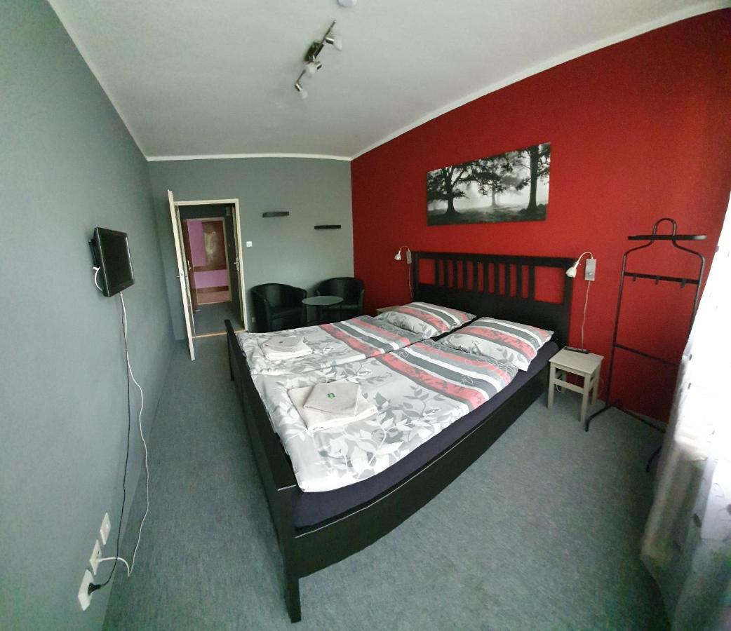 Ústí nad Orlicí Hotel Poprad מראה חיצוני תמונה
